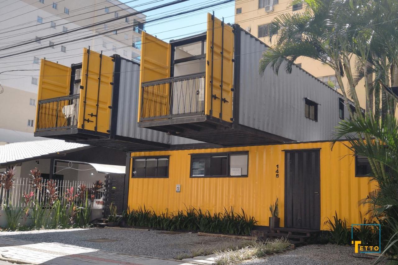 Aps Em Container Na Meia Praia, Itapema, Sc - Tetto Stays エクステリア 写真